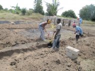 Kisarawe Schoolproject » Eerste constructies